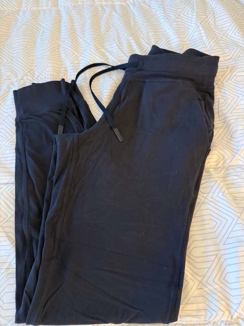 lululemon bundle Green Tee with Black Align Joggers - Picture 2 of 7